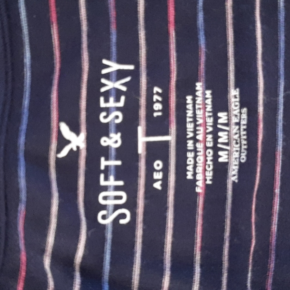 American Eagle V Neck - Picture 3 of 3